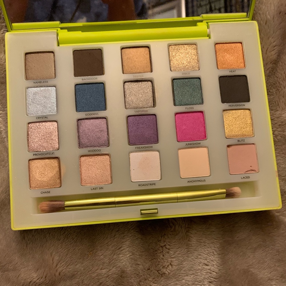 Urban Decay Vice LTD Eyeshadow Palette